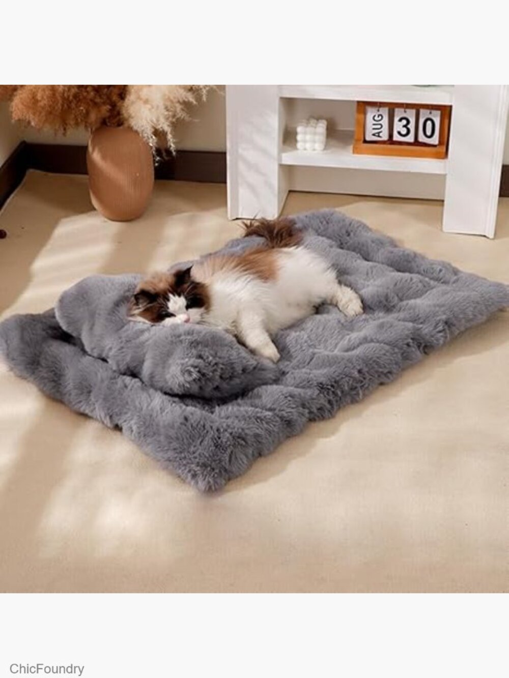 Faux Fur Pet Bed Mat with Removable Pillow for Crate Floor